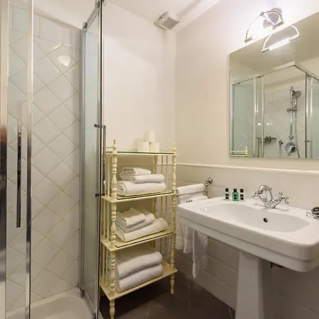 Merlaia By Mmega Troghi